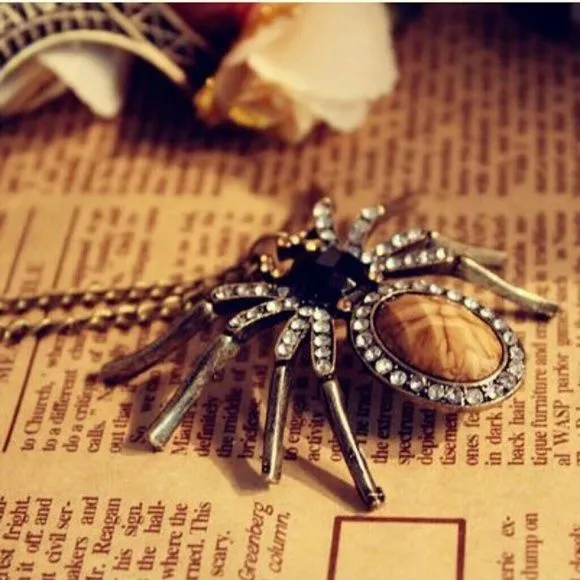 17384 tarantula spider necklace 2