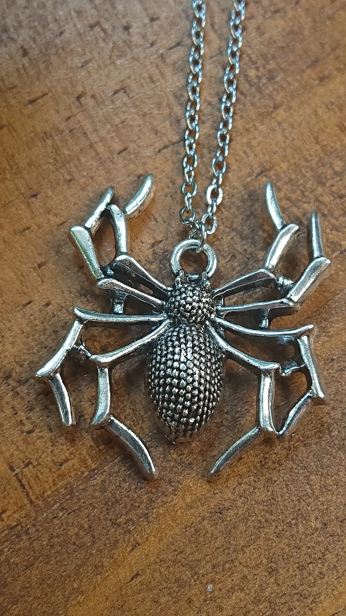 /img/17384-tarantula-spider-necklace-7.webp