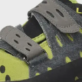 /img/17445-tarantula-shoe-climber.webp
